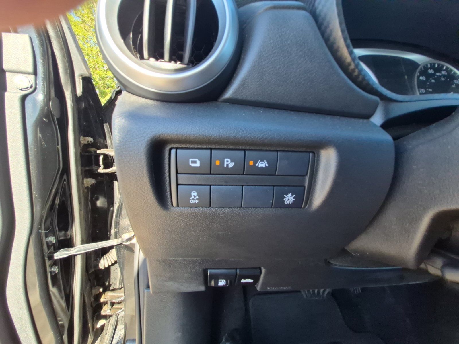 Used 2025 Nissan Versa S FWD image 32
