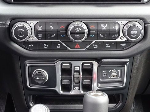 Used 2024 Jeep Wrangler Sahara w/ Safety Group image 20