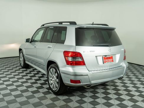 Used 2011 Mercedes-Benz GLK 350 4MATIC image 4
