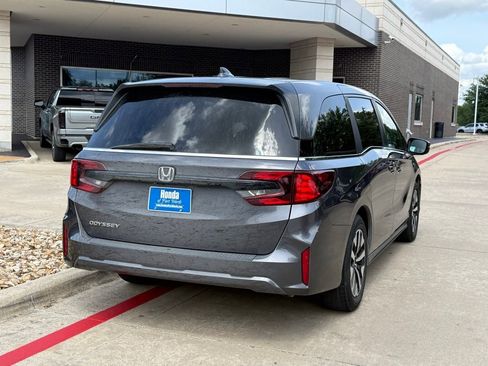 Used 2025 Honda Odyssey EX-L image 8