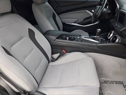 Used 2023 Chevrolet Camaro LT RWD image 15