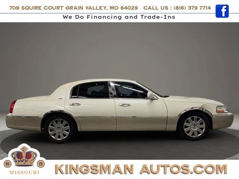 Used 2004 Lincoln Town Car Ultimate RWD image 3