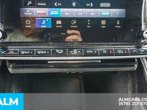 Used 2023 Jeep Wagoneer Series III w/ Preferred Equipment Group image 44