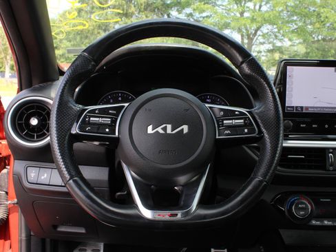 Used 2023 Kia Forte GT-Line w/ GT-Line Premium Package FWD image 7