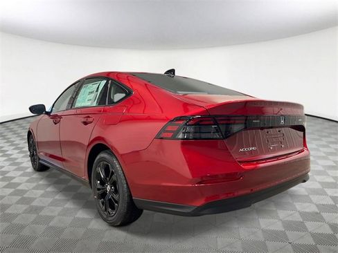 New 2025 Honda Accord SE image 4
