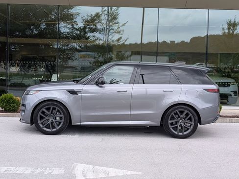 Used 2025 Land Rover Range Rover Sport Dynamic SE AWD/4WD image 2