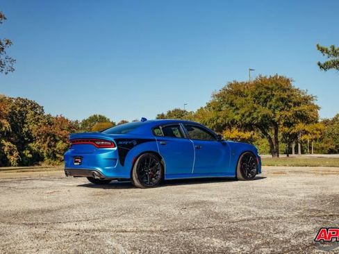 Used 2015 Dodge Charger SRT Hellcat image 43