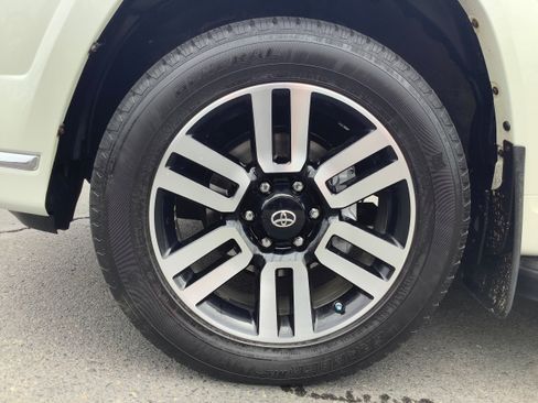 Used 2016 Toyota 4Runner Limited image 25