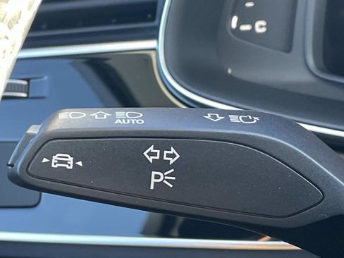 Used 2025 Audi Q7 2.0T Premium w/ Convenience Plus Package image 28