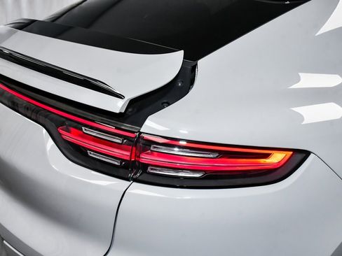 Used 2022 Porsche Cayenne GTS image 98