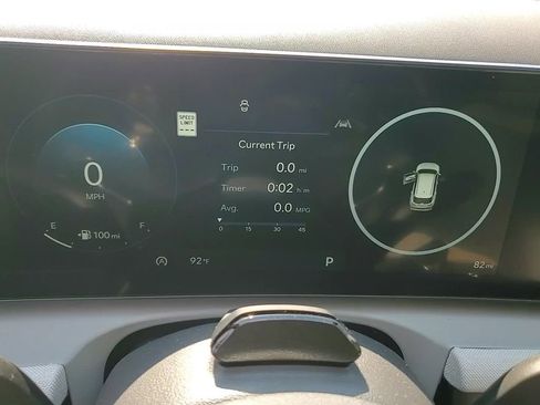 New 2025 Hyundai Tucson Limited image 18