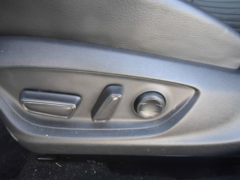 Used 2023 Toyota Camry SE FWD image 11