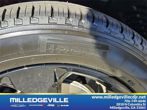 New 2025 Jeep Grand Cherokee Limited w/ Black Appearance Package image 19