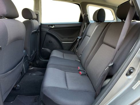 Used 2004 Toyota Matrix image 17