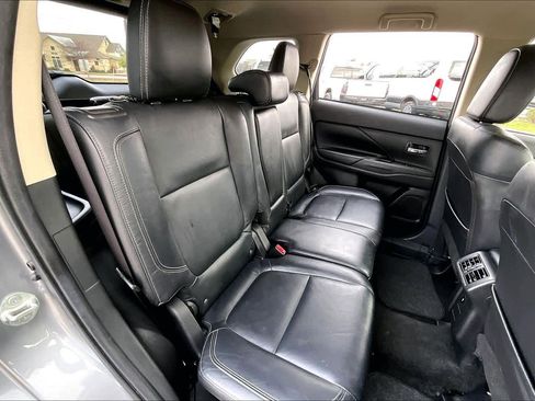 Used 2019 Mitsubishi Outlander SEL image 20
