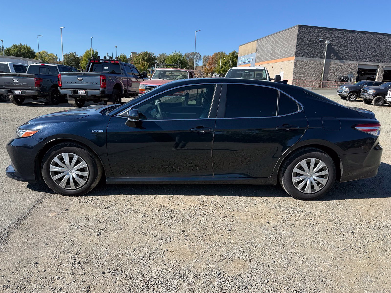 Used 2019 Toyota Camry LE w/ Audio Package FWD image 2