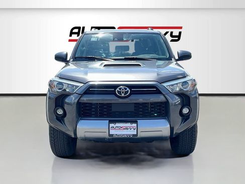 Used 2023 Toyota 4Runner TRD Off-Road Premium AWD/4WD image 2