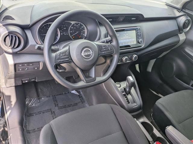 Used 2023 Nissan Kicks S FWD image 10
