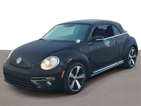 Used 2013 Volkswagen Beetle 2.0T image 2
