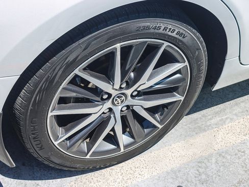 Used 2022 Toyota Camry XLE FWD image 16