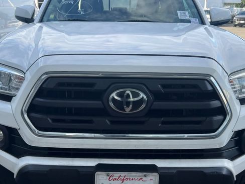 Used 2019 Toyota Tacoma SR5 RWD image 12