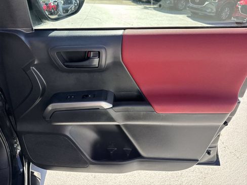 Used 2022 Toyota Tacoma SR5 w/ Technology Package RWD image 42