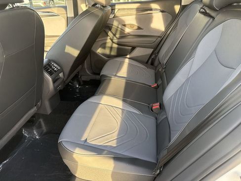 New 2026 Volkswagen Tiguan SE AWD/4WD image 27