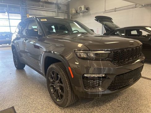 New 2025 Jeep Grand Cherokee Limited image 1