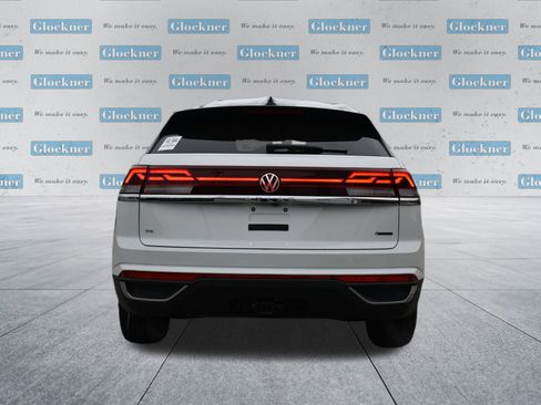 Used 2025 Volkswagen Atlas Cross Sport SE image 6