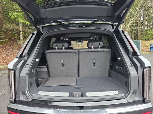 New 2026 Cadillac Vistiq Luxury image 17