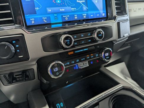 Used 2022 Ford F250 Lariat w/ Tremor Off-Road Package AWD/4WD image 26