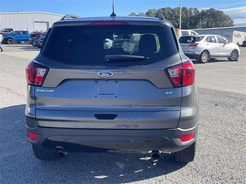 Used 2019 Ford Escape SE image 5