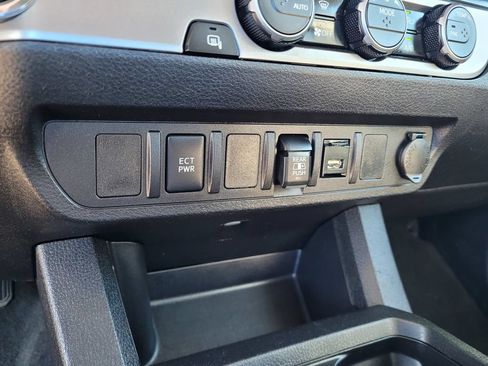 Used 2023 Toyota Tacoma SR5 RWD image 17