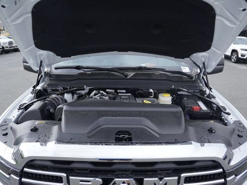 New 2026 RAM 2500 Tradesman AWD/4WD image 32