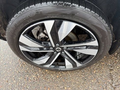 Used 2024 Volvo XC40 B5 Ultimate image 6