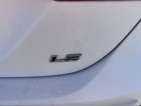 Used 2020 Toyota Camry LE image 23