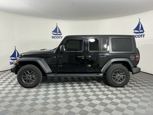 Used 2024 Jeep Wrangler Unlimited Sport AWD/4WD image 4