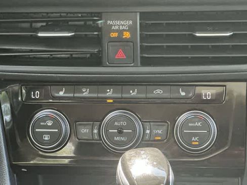 Used 2024 Volkswagen Jetta SE FWD image 16