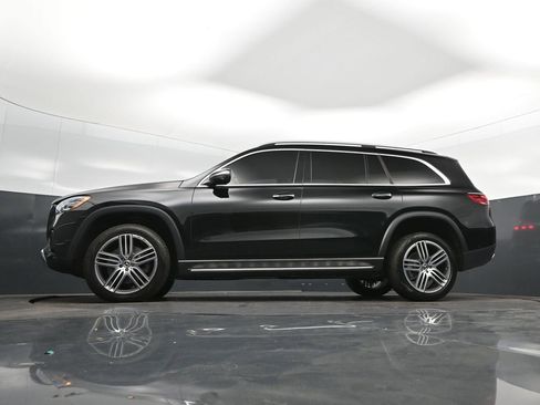 Used 2025 Mercedes-Benz GLS 450 4MATIC image 38