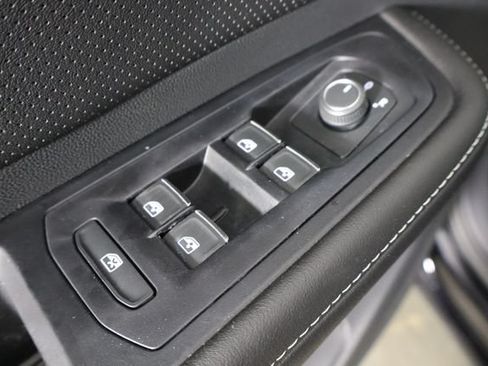 Used 2026 Volkswagen Atlas SE FWD image 19