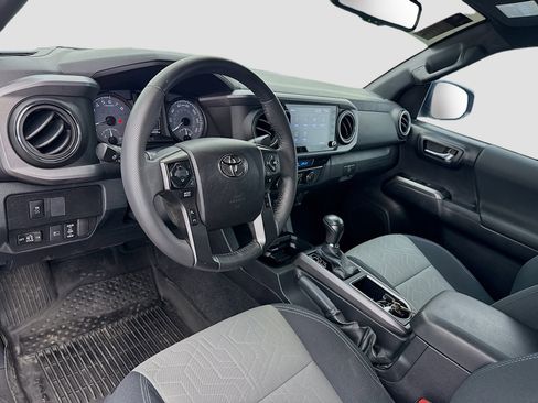 Used 2021 Toyota Tacoma TRD Off-Road w/ Technology Package image 7