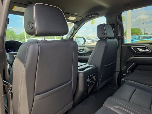 Used 2024 Chevrolet Suburban Premier RWD image 12