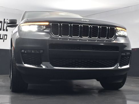 Used 2022 Jeep Grand Cherokee L Limited AWD/4WD image 24