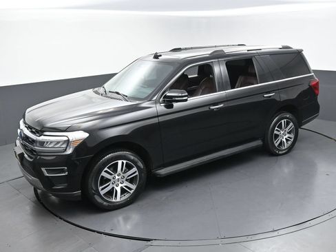 Used 2024 Ford Expedition Limited AWD/4WD image 4