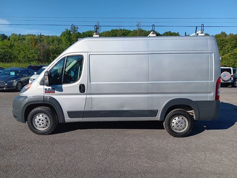 Used 2014 RAM ProMaster 2500 w/ Premium Appearance Group FWD image 2