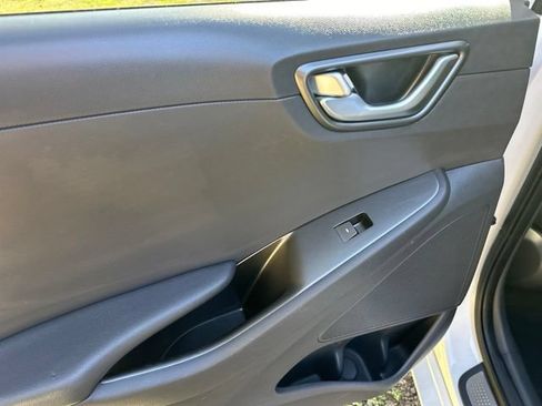 Used 2020 Hyundai Ioniq Limited FWD image 14