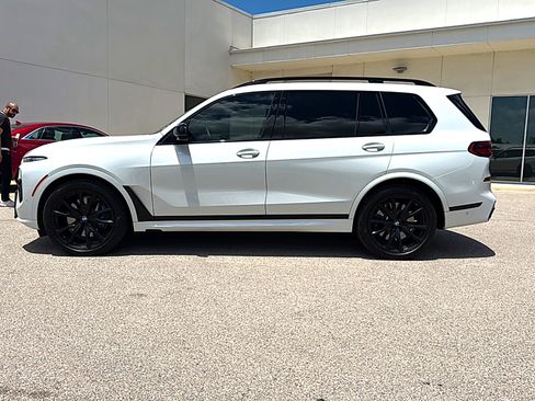 Used 2025 BMW X7 M60i AWD/4WD image 4