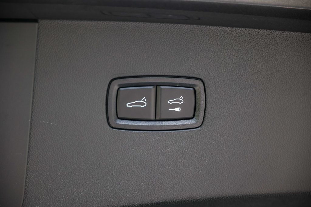 Certified 2024 Porsche Cayenne Coupe AWD/4WD image 34