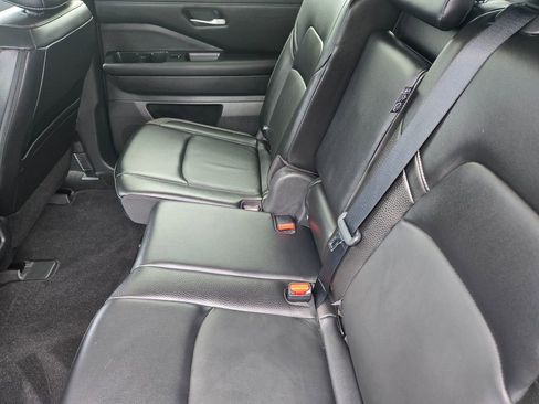 Used 2023 Nissan Pathfinder SL w/ Lighting Package (N92) FWD image 9
