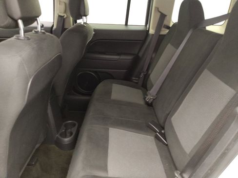 Used 2017 Jeep Patriot Sport w/ Power Value Group AWD/4WD image 18